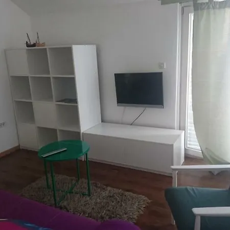 Mali Slatki Apartman * زادار
