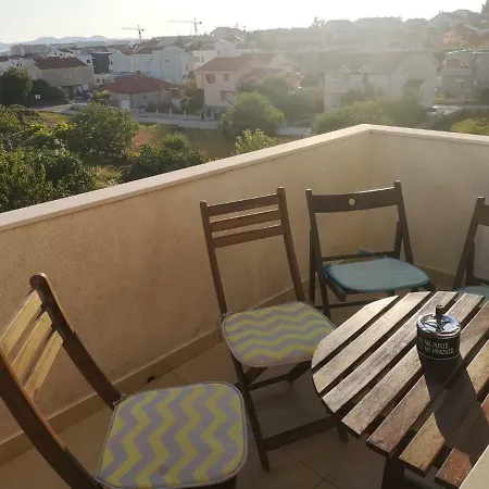 아파트 Mali Slatki Apartman