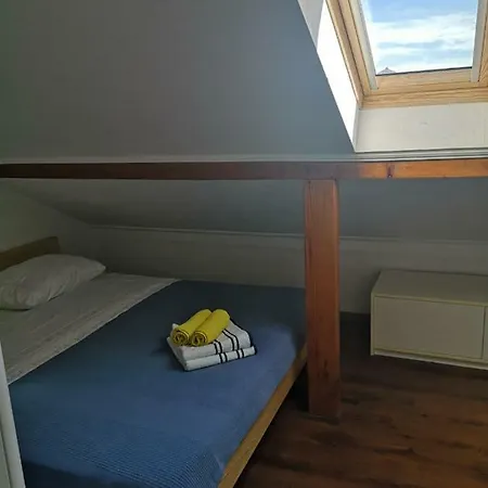 아파트 Mali Slatki Apartman